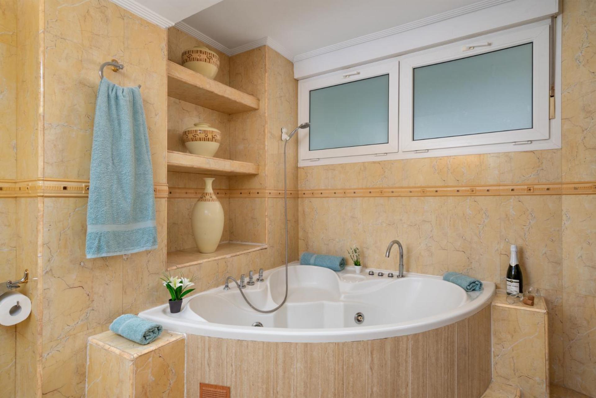 Beachfront, Two Bed- & Bathrooms, Private Parking Fuengirola Exteriér fotografie